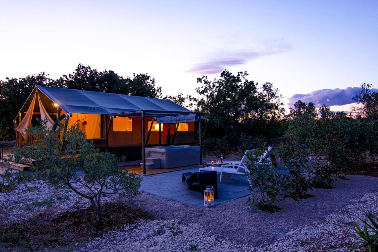 Grande Glamping With Pool Hotel Biograd Na Moru Exterior foto