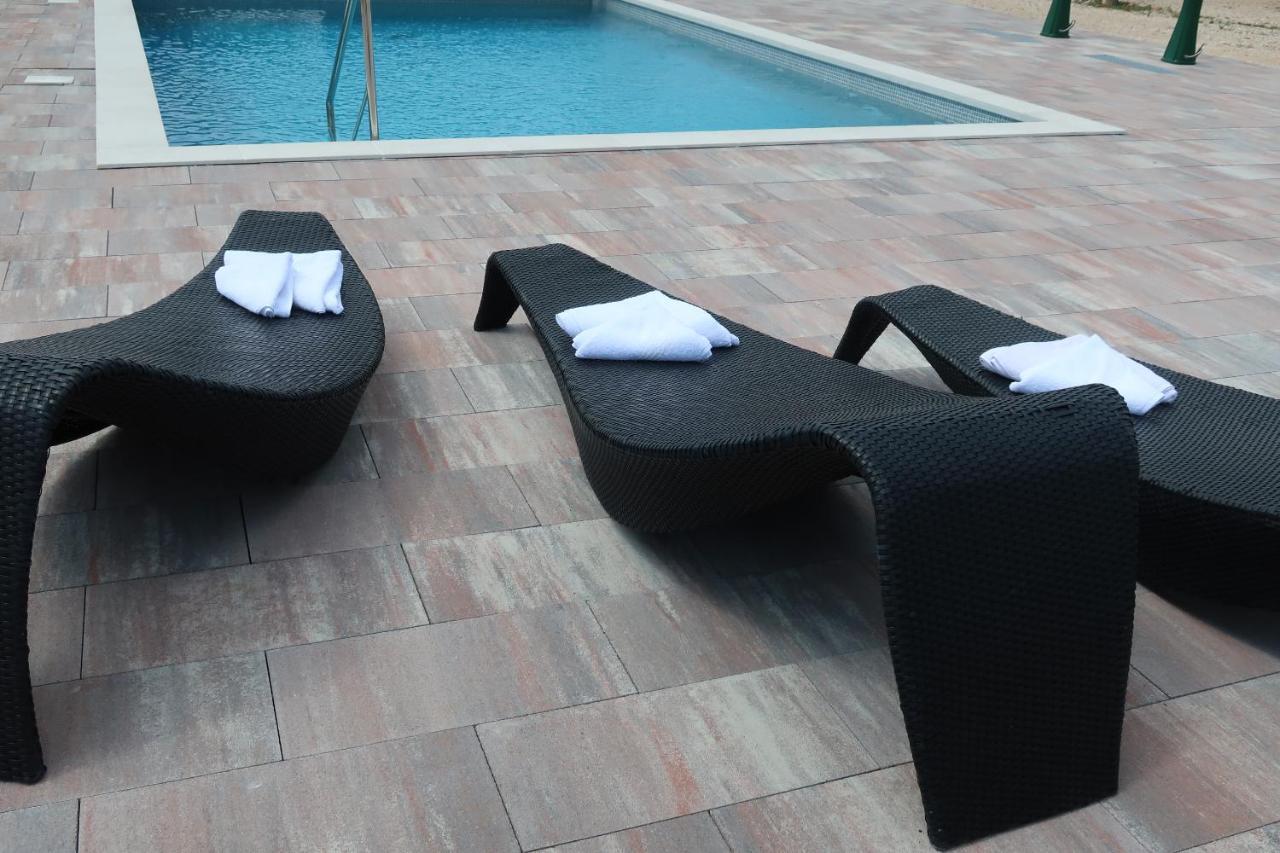 Grande Glamping With Pool Hotel Biograd Na Moru Exterior foto